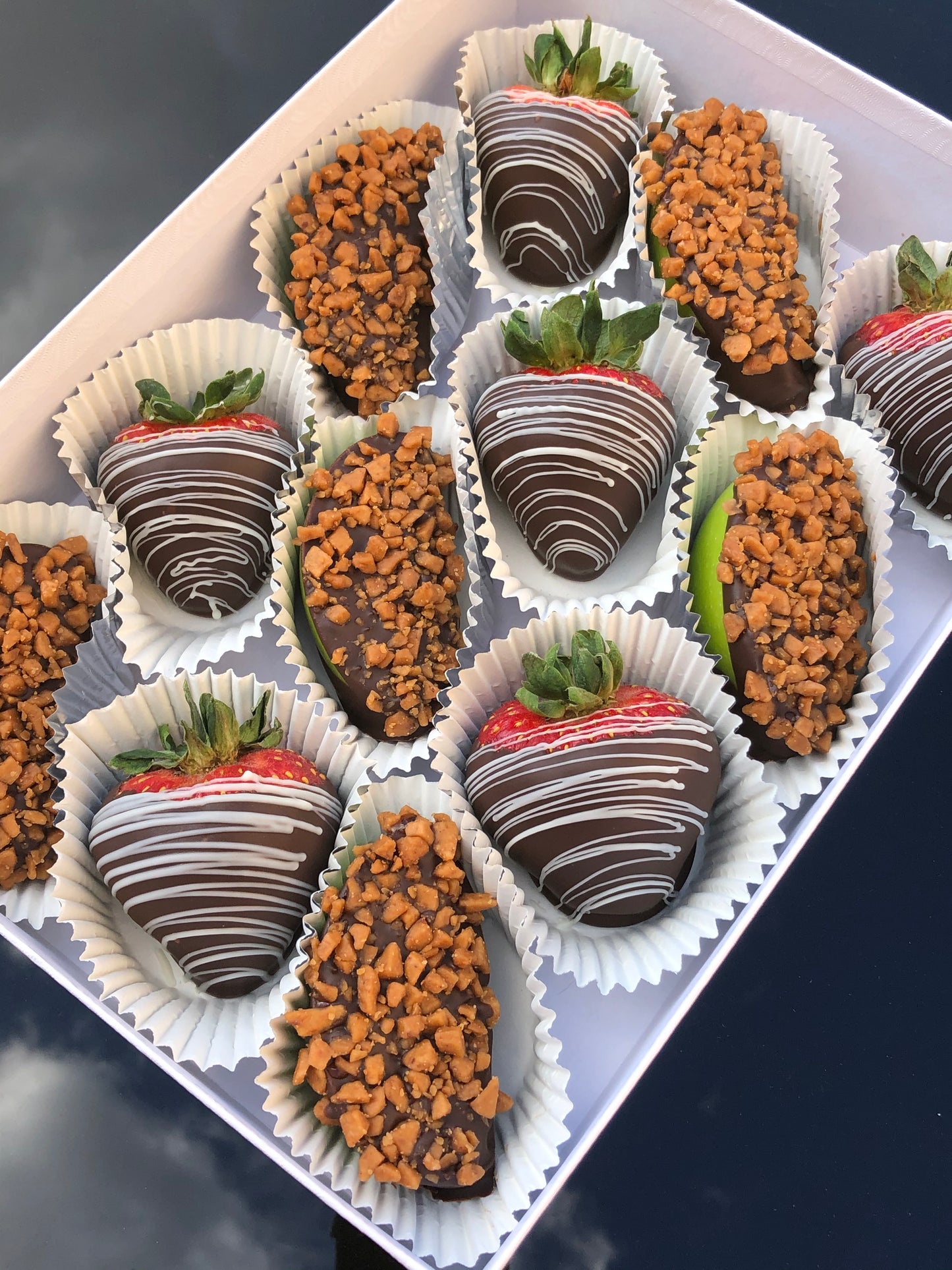 Chocolate Covered Apple/Strawberry box