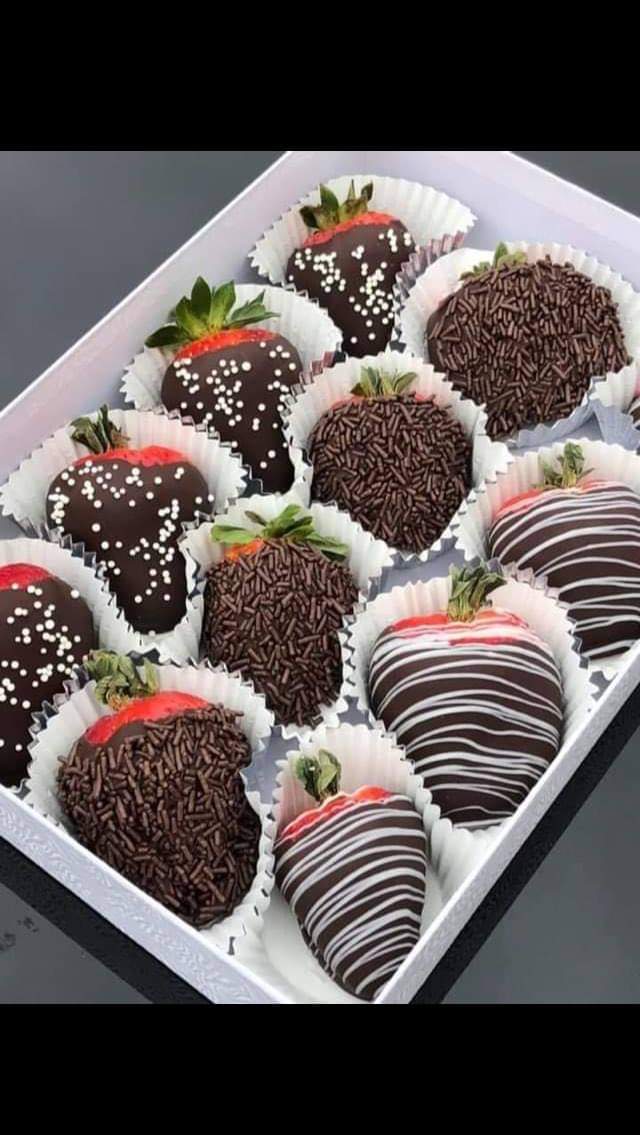 Festive Chocolate Covered Berries