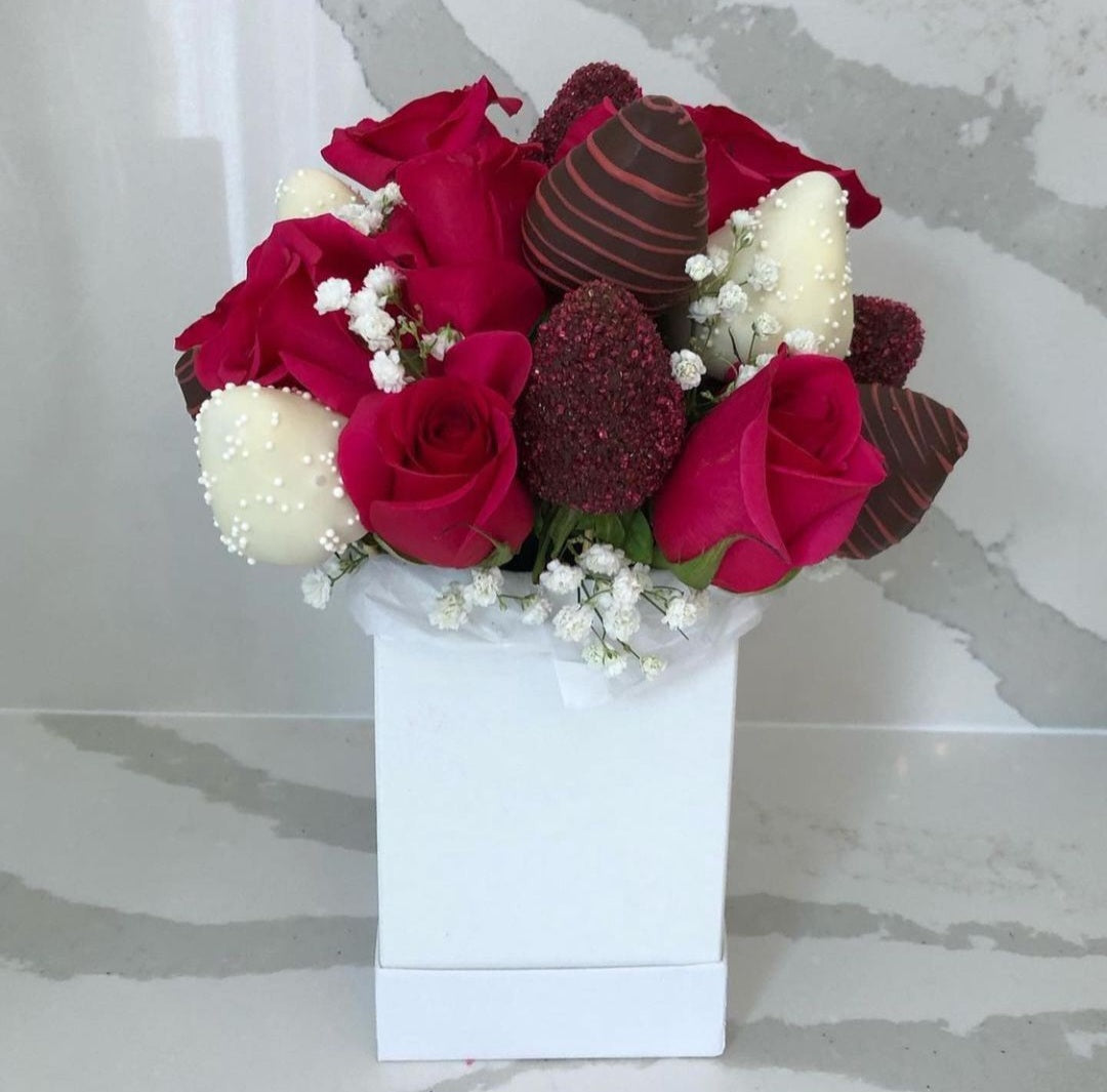 Bouquet Box - Berries and Roses